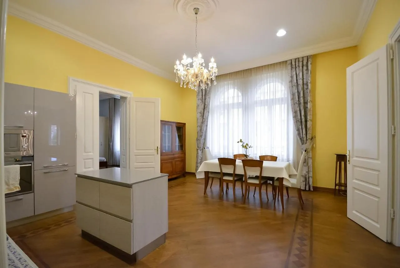 Dalmatinova 2-Bedroom Apartment With Castle View Ljubljana 0*,