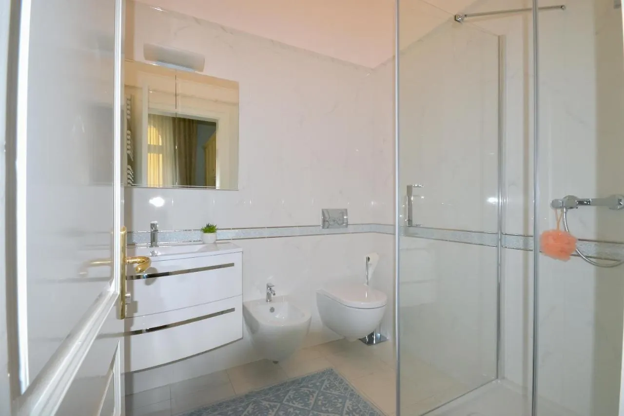 Dalmatinova 2-Bedroom Apartment With Castle View Ljubljana